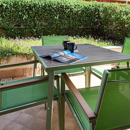 Διαμέρισμα Lisabet Garden *